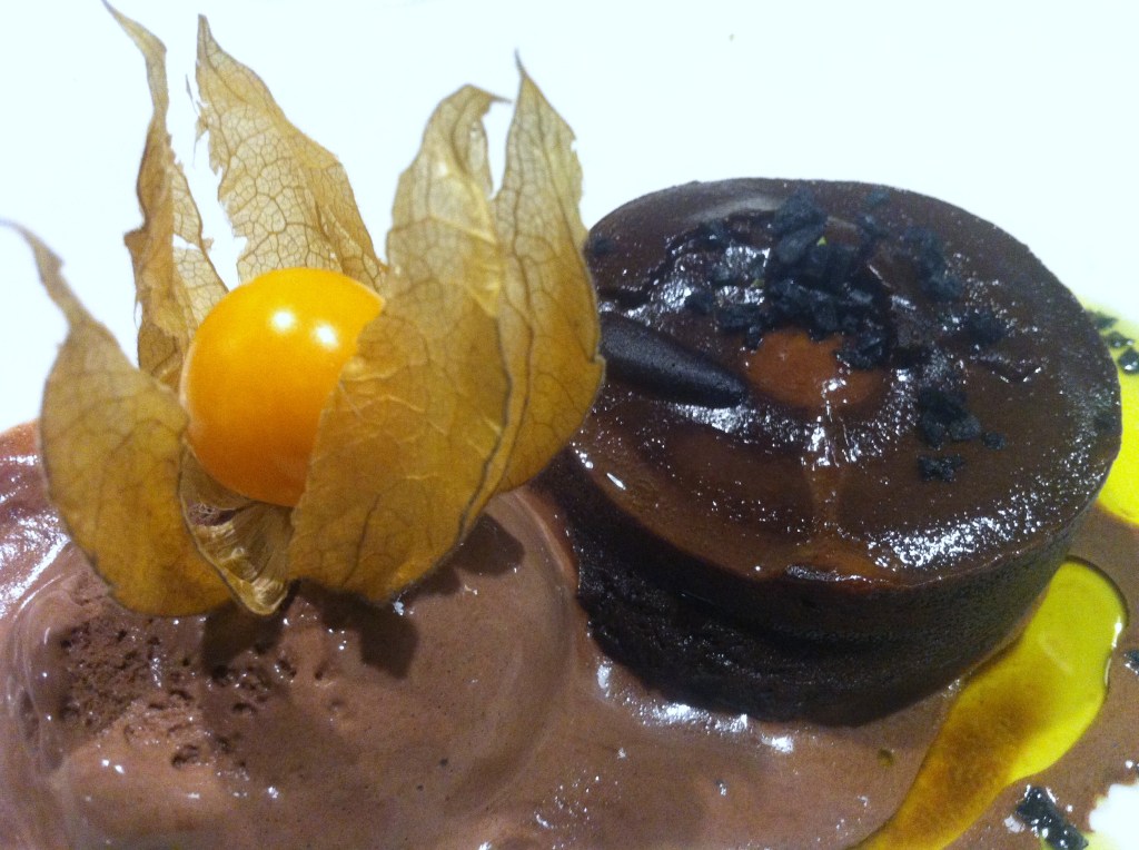 Coulant con Helado de Chocolate a la Guindilla