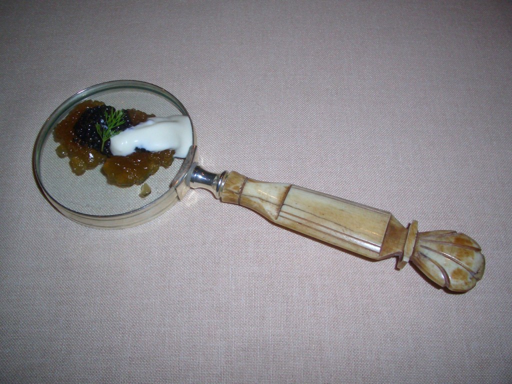 Puchero con hierbabuena y caviar