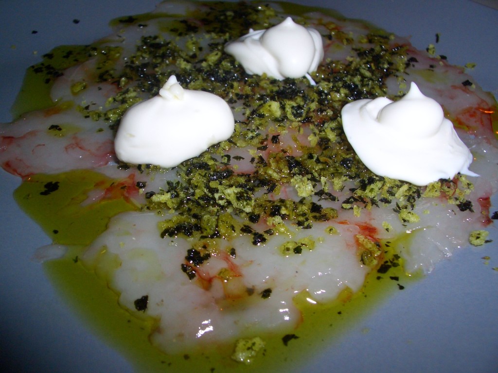 Carpaccio de gambones con alga nori y mayonesa de cítricos