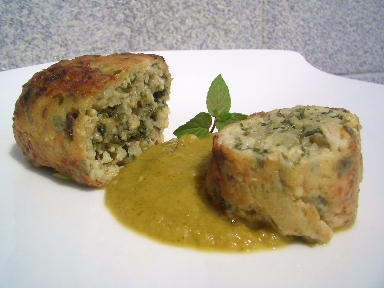 Rollo de Bonito con Wakame y Jengibre – Wakame and Ginger Tuna&nbsp;Roll