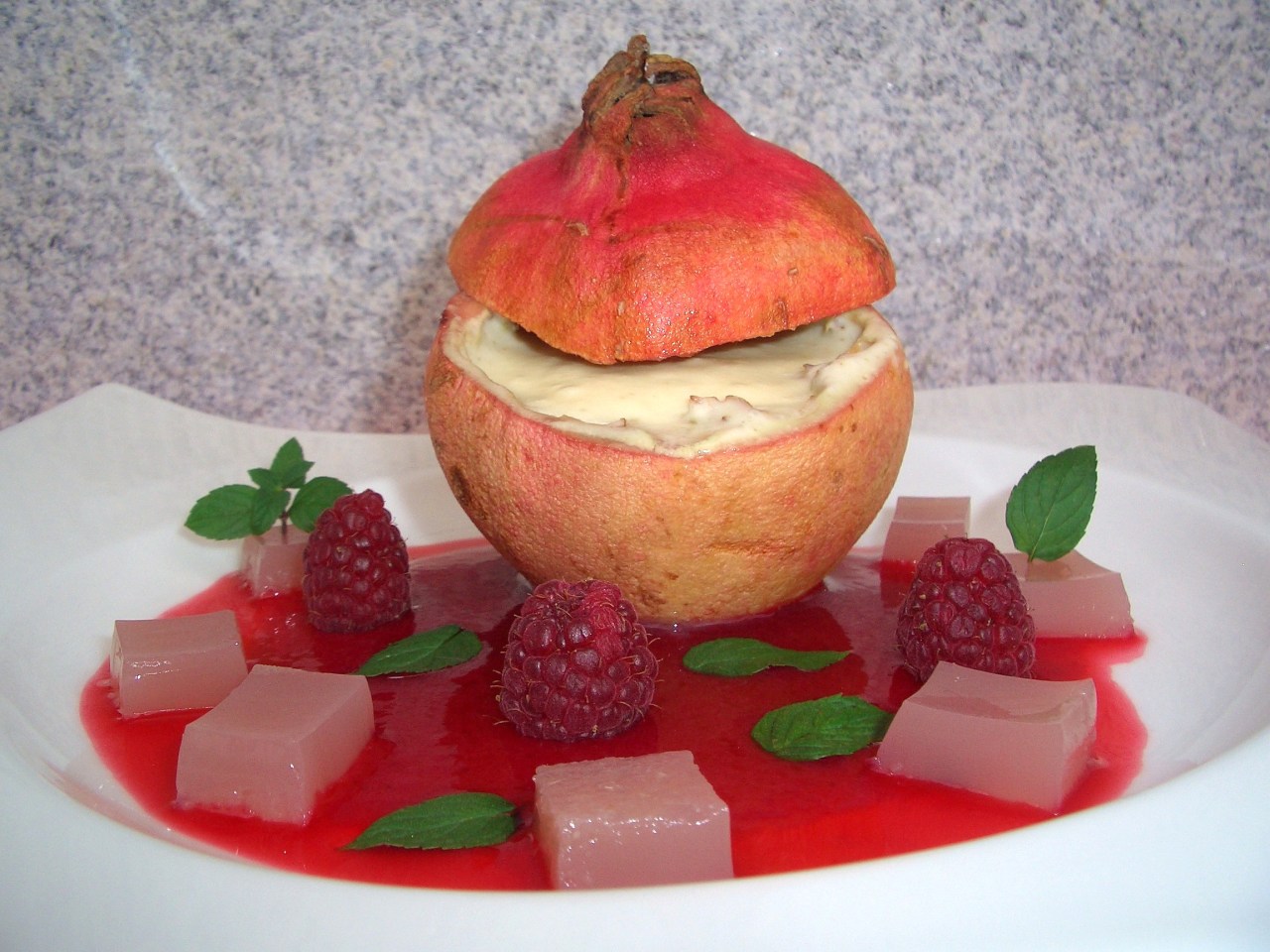 Granada Rellena de Higos – Stuffed Pomegranate with&nbsp;Figs