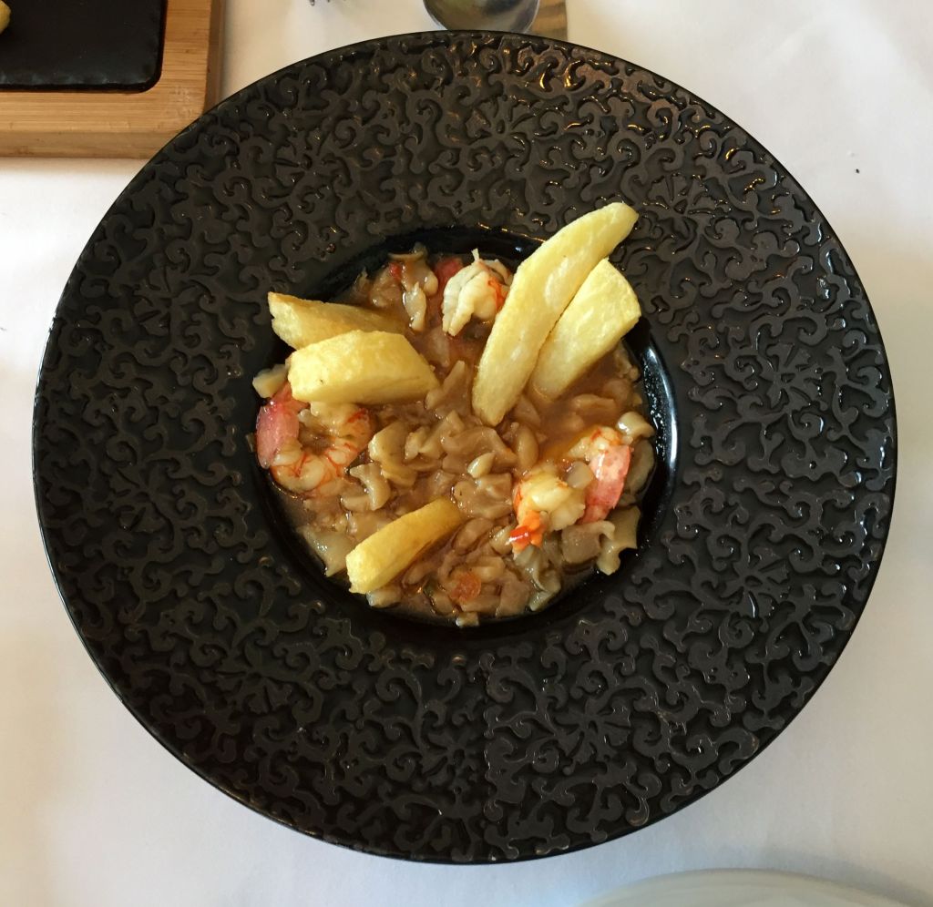 callos de bacalao guisados con langostinos