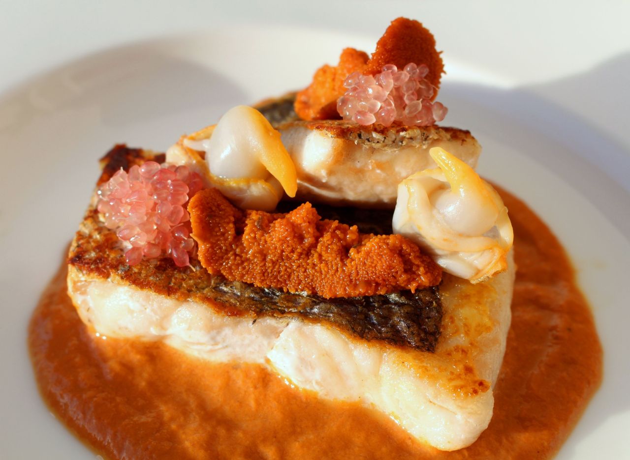 Merluza con Caviar de Oricios y Lima