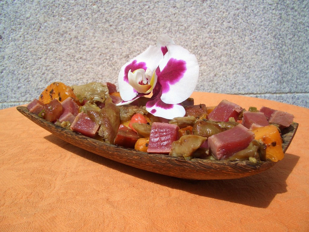 Ensalada de atún rojo, setas y albaricoque