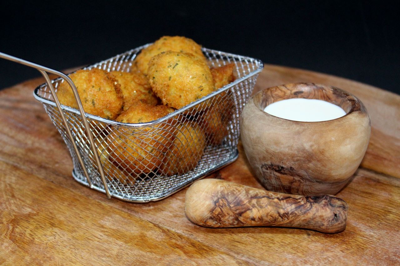 Buñuelos de Bacalao y&nbsp;Albahaca
