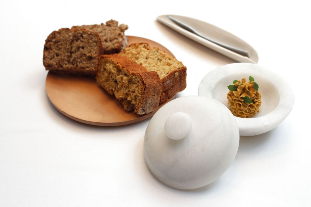 Mantequilla de tomate seco y albahaca