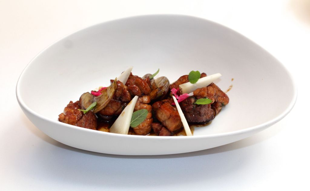 Mollejas, berenjena y queso