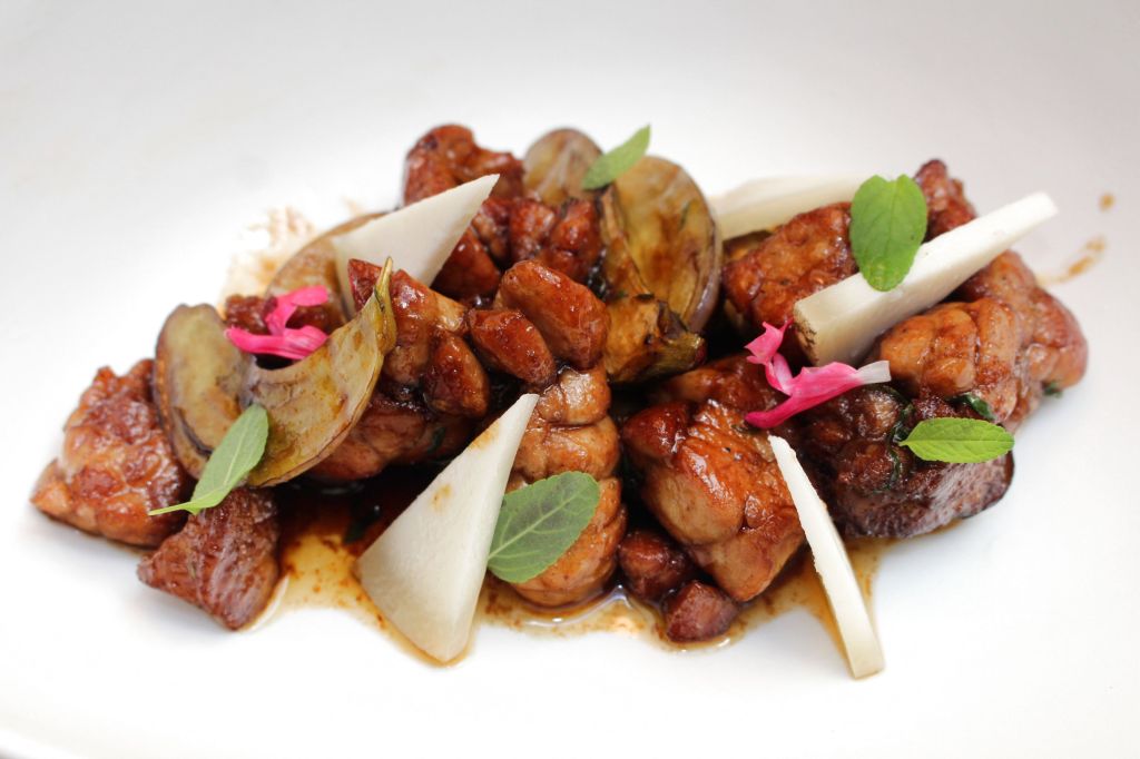 Mollejas, berenjena y queso