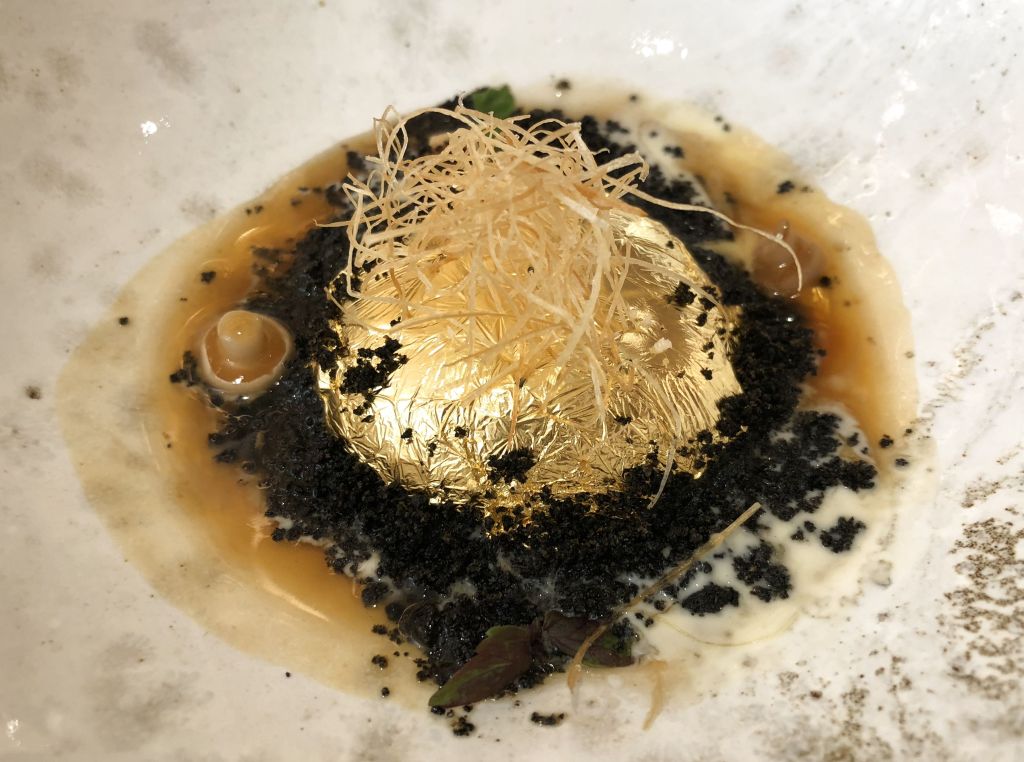 hueta de la gallina de los huevos de oro