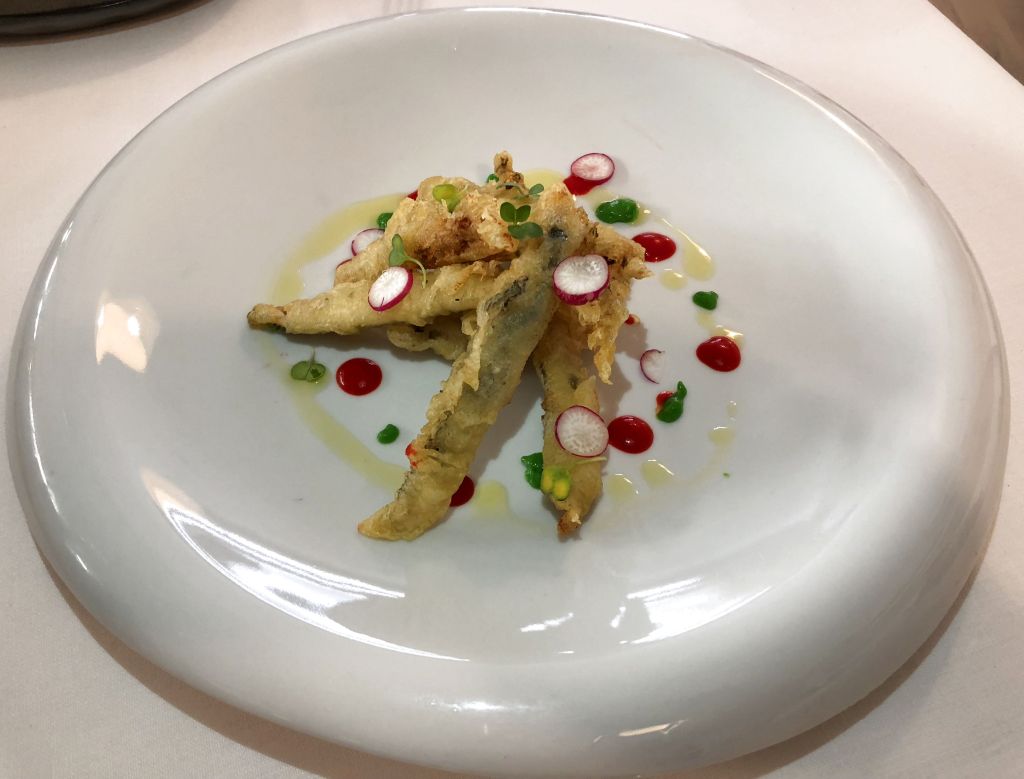 tempura de boquerones marinados