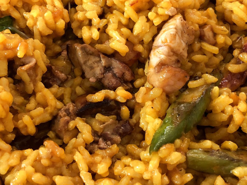 arroz con sidra, anguila ahumada y foie