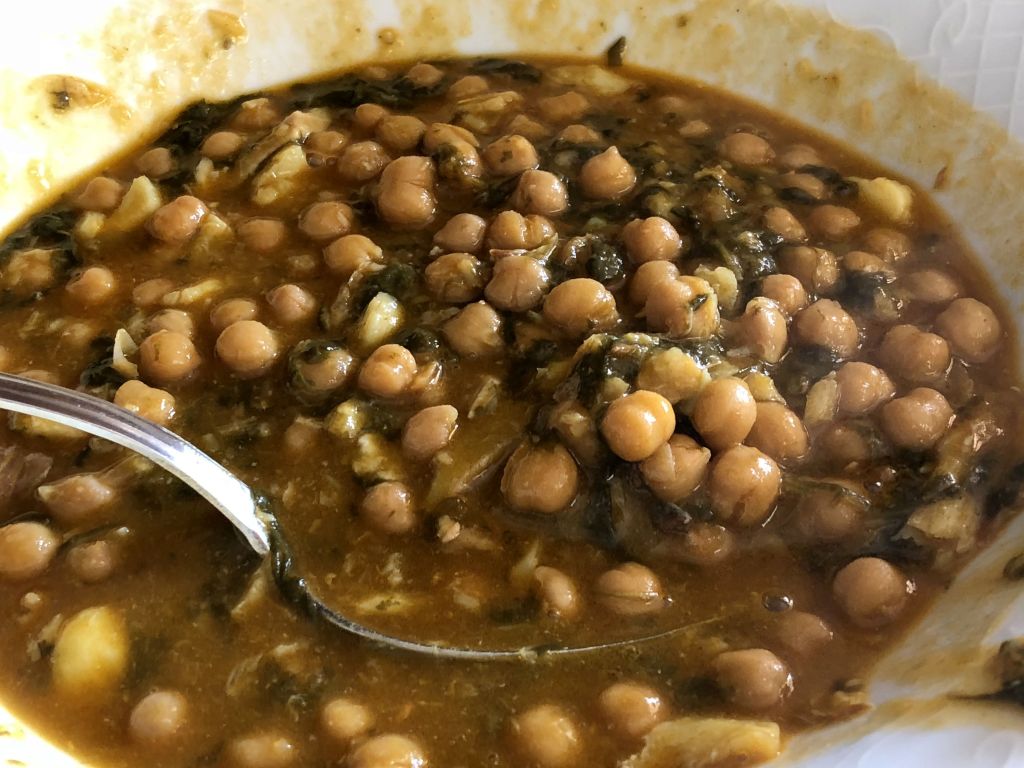 garbanzos con bacalao y espinacas