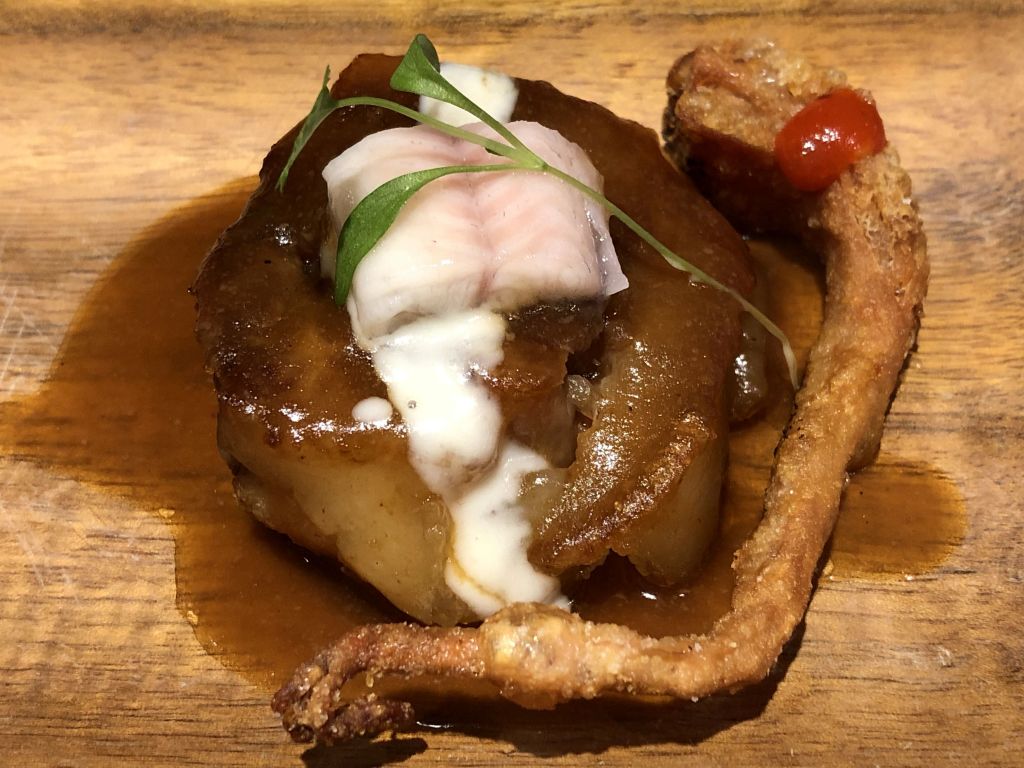 rabitos de cerdo y anguila