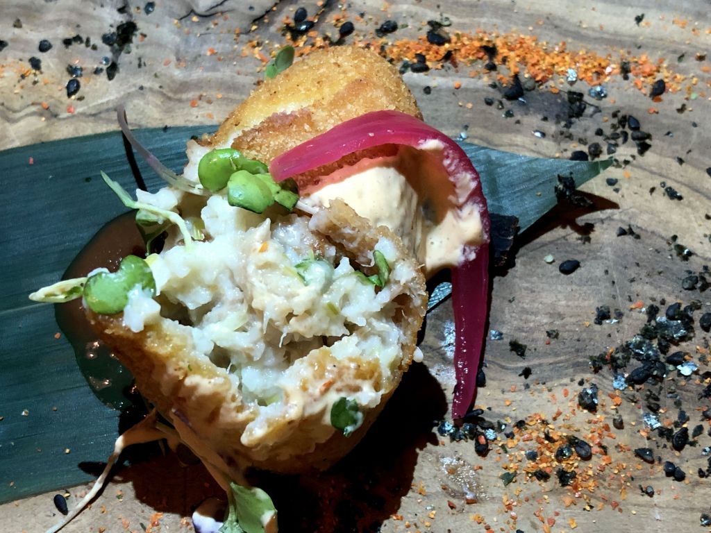 croquetas de atún y leche de coco