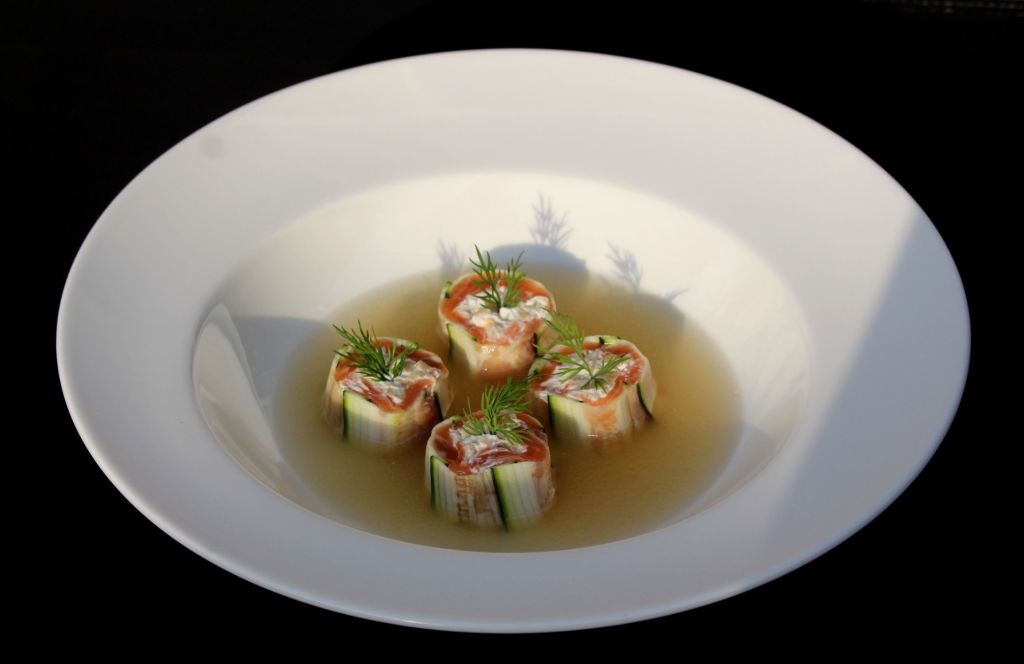 Rollitos de calabacin y salmón