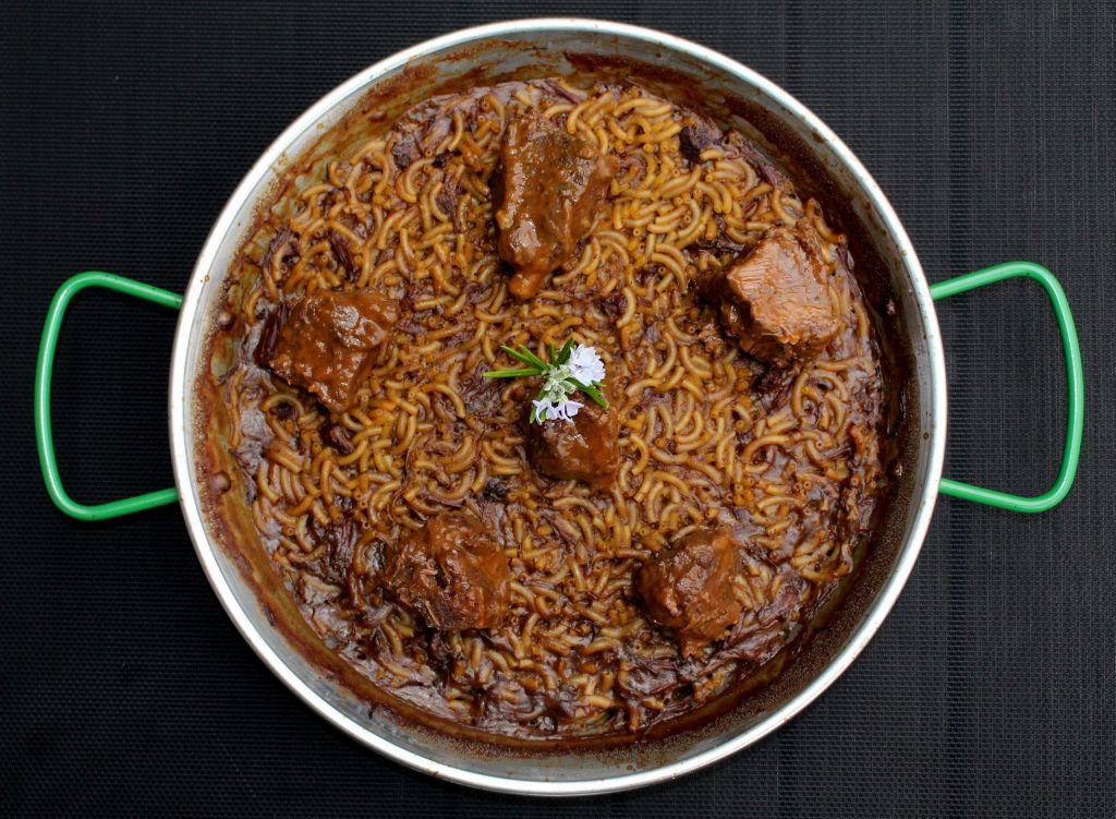 Fideuá de carrilleras