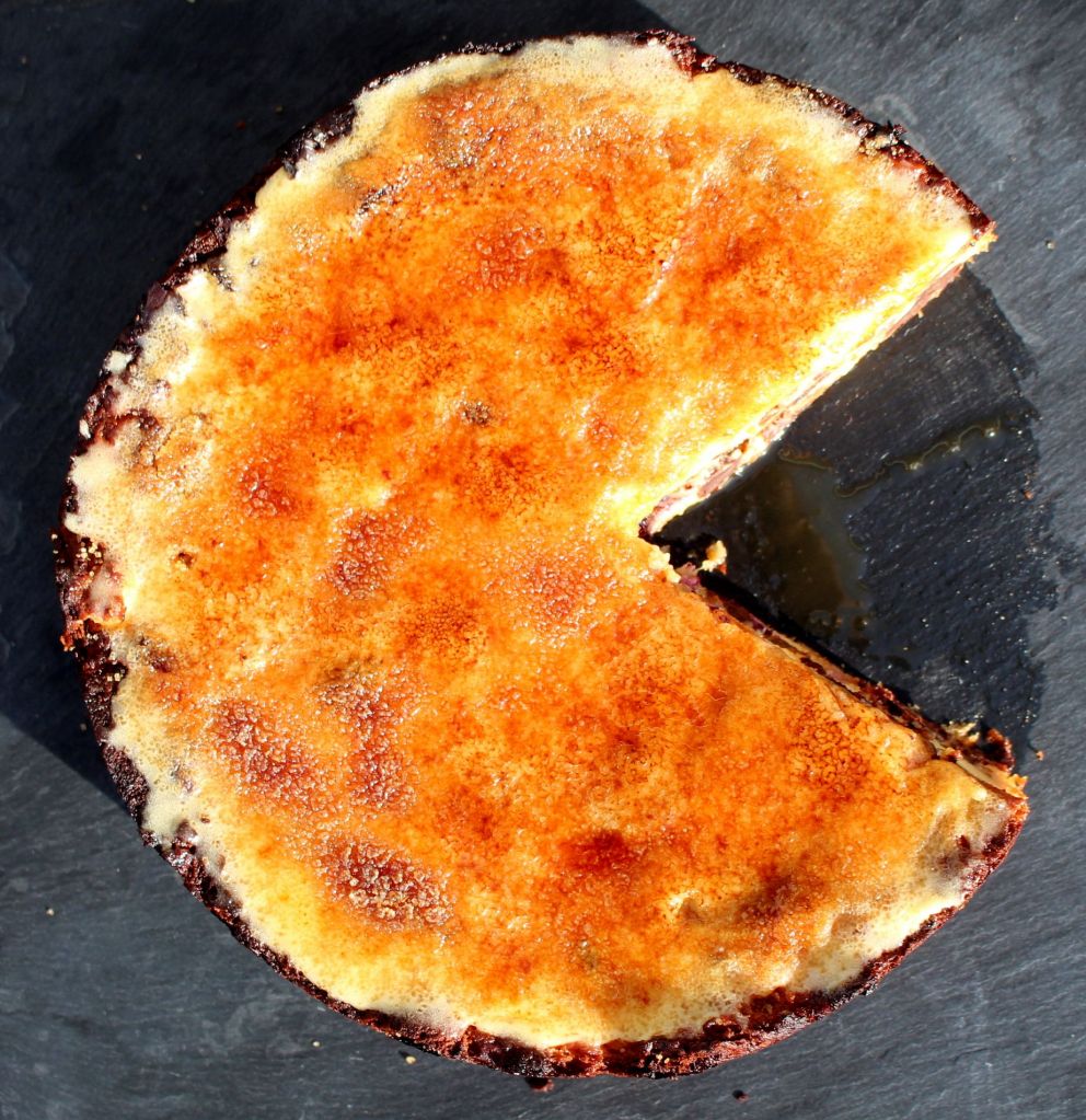 Tarta de panettone y yema tostada