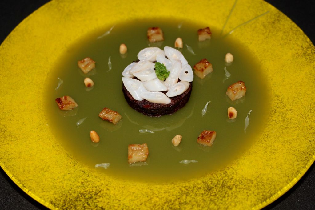 Morcilla, navajas, manzana y menta