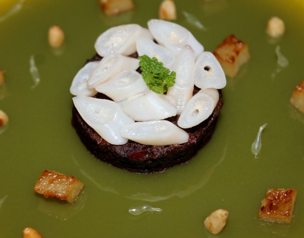 Morcilla, Navajas, manzana y menta