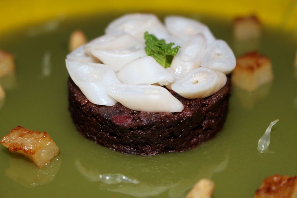 Morcilla, navajas, manzana y menta