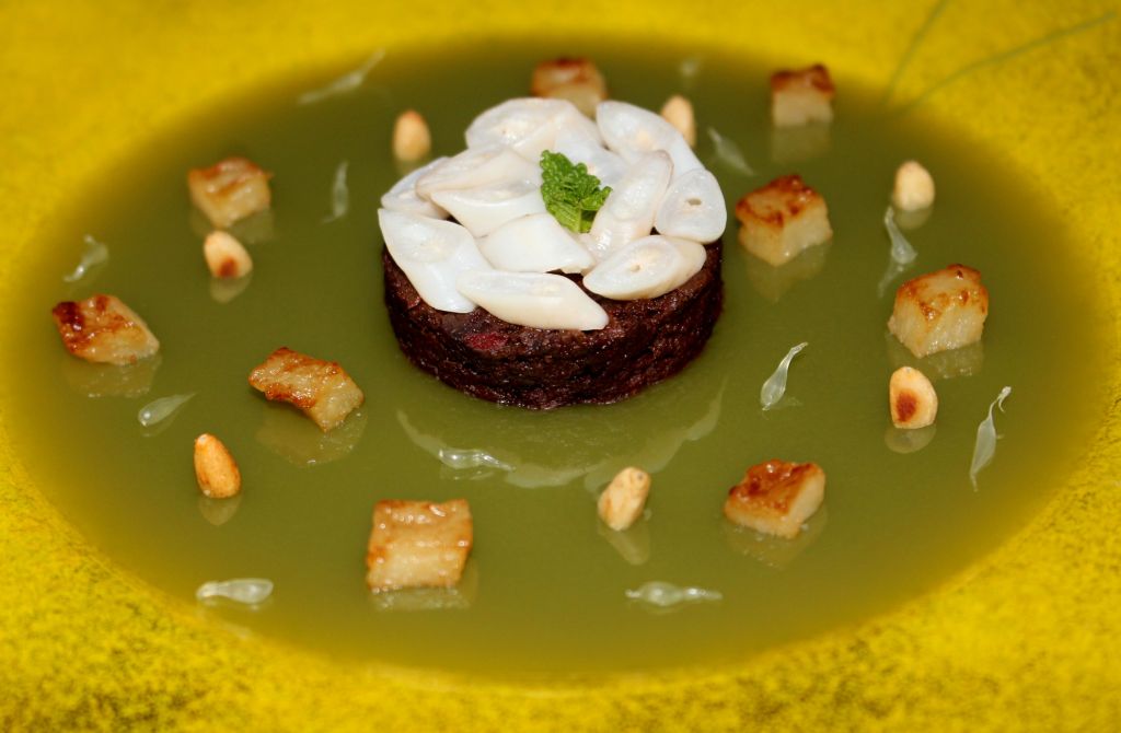 Morcilla, navajas, manzana y menta