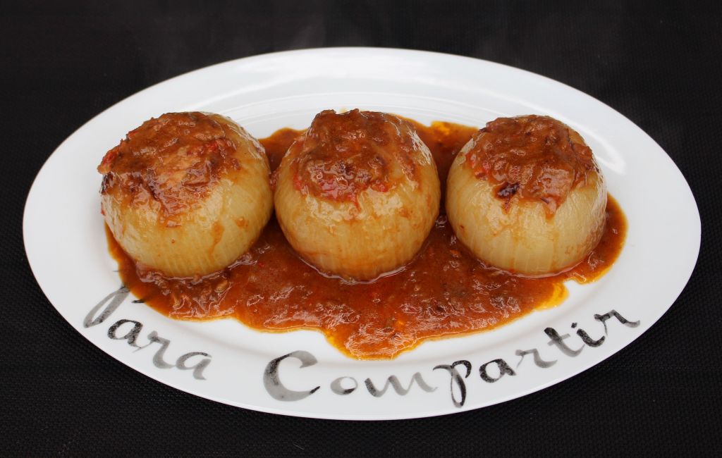 Cebollas rellenas de bonito