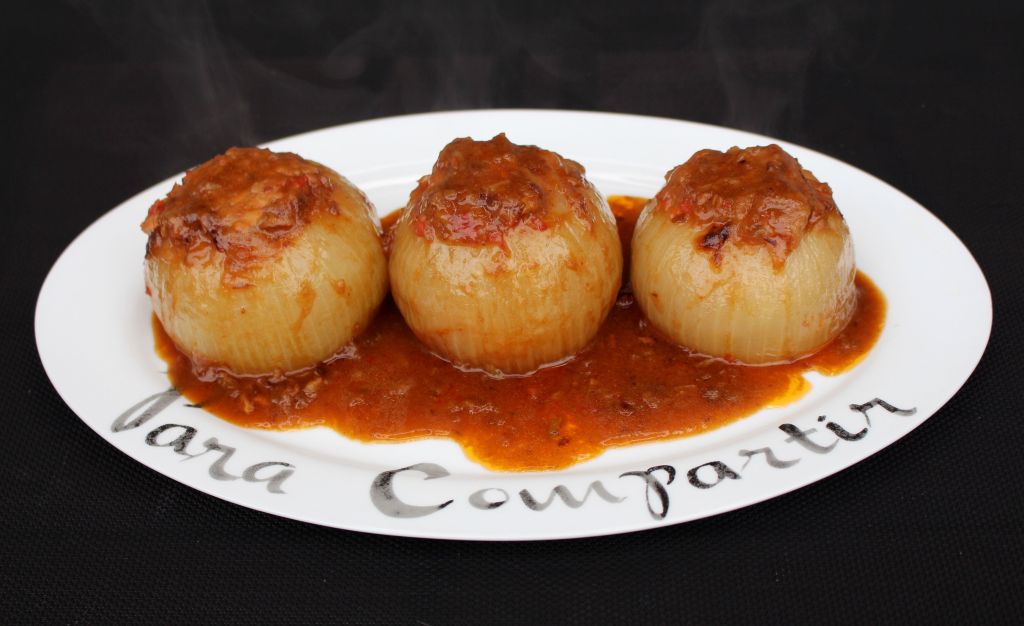 Cebollas Rellenas de Bonito