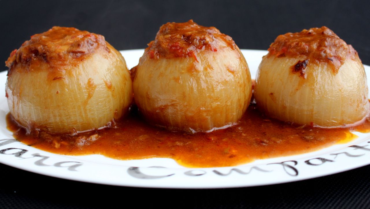 Cebollas rellenas de bonito