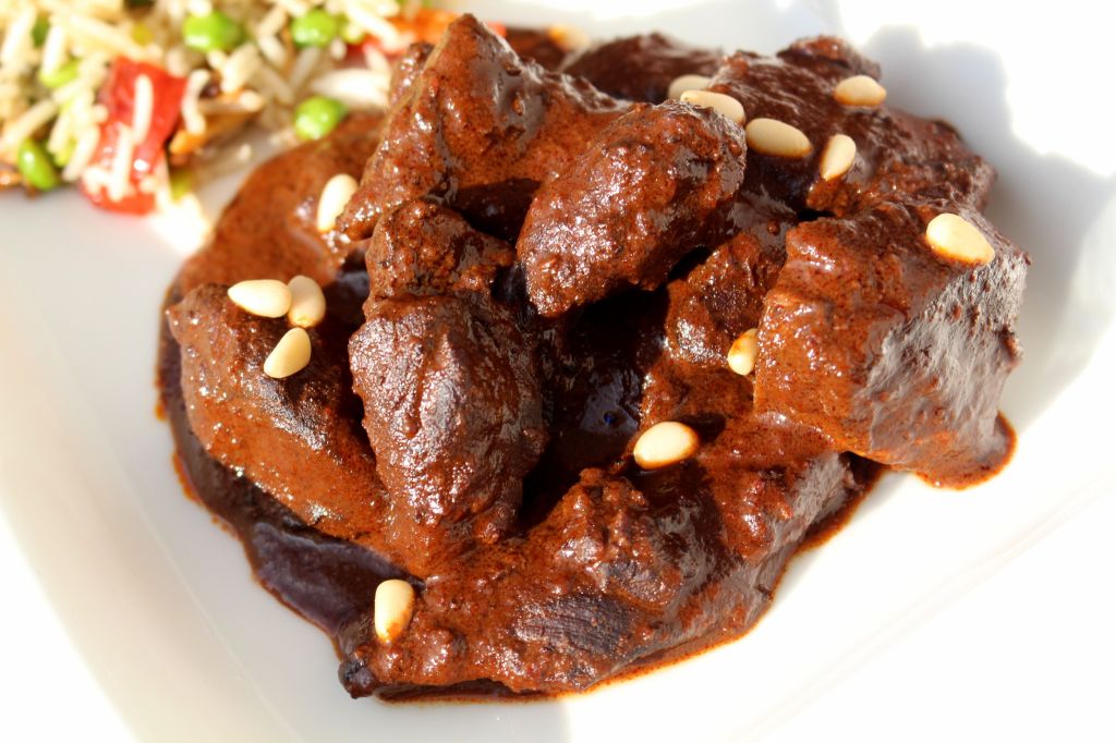 Jabalí con Mole apiñonado