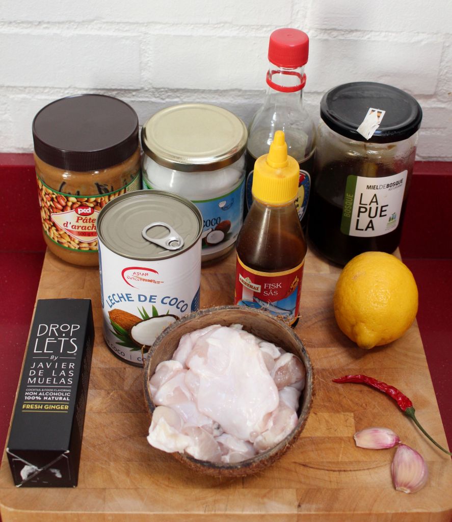 Cocochas confitadas con salsa de cacahuete