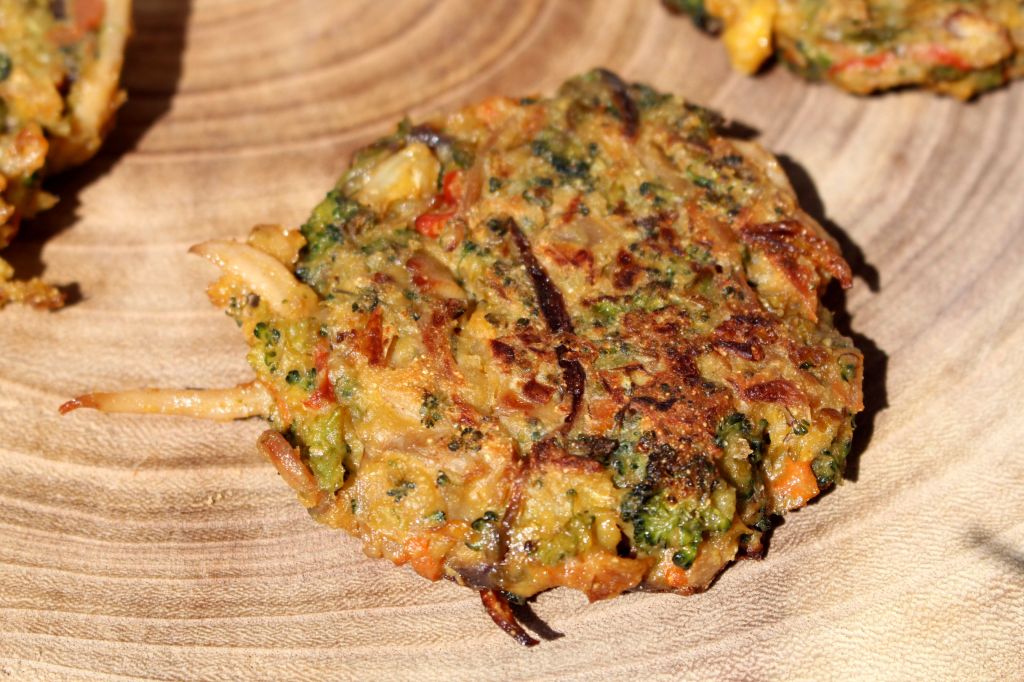 Tortitas Vegetales con Calamar y Chutney de Mango