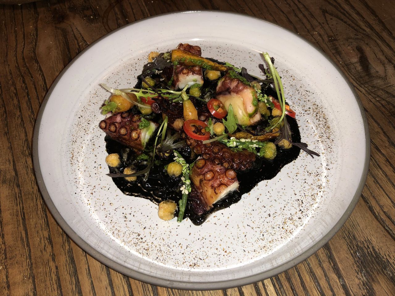 pulpo con guiso de tripa de bacalao