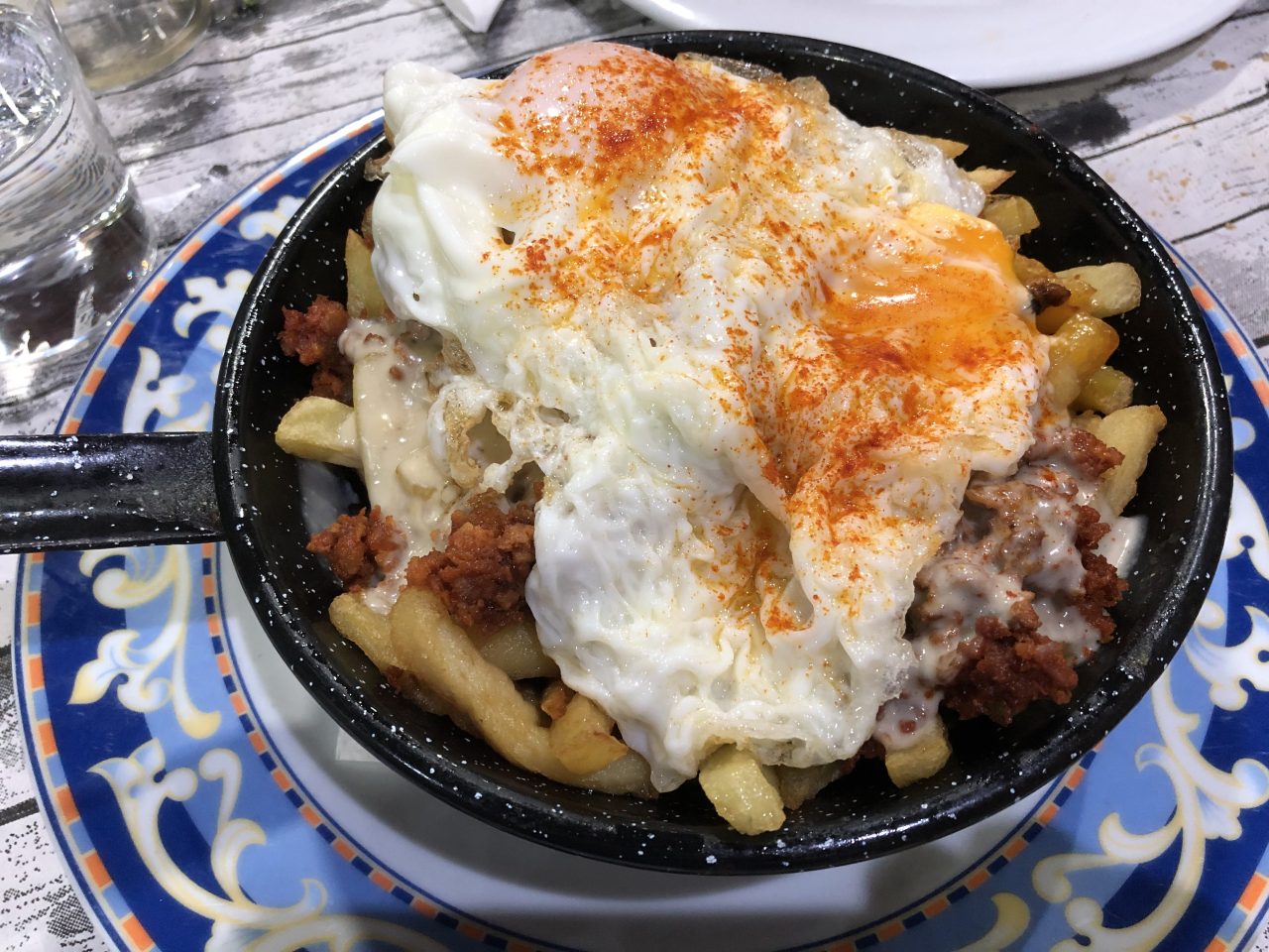 Sartén de picadillo, huevos, patatas y Cabrales