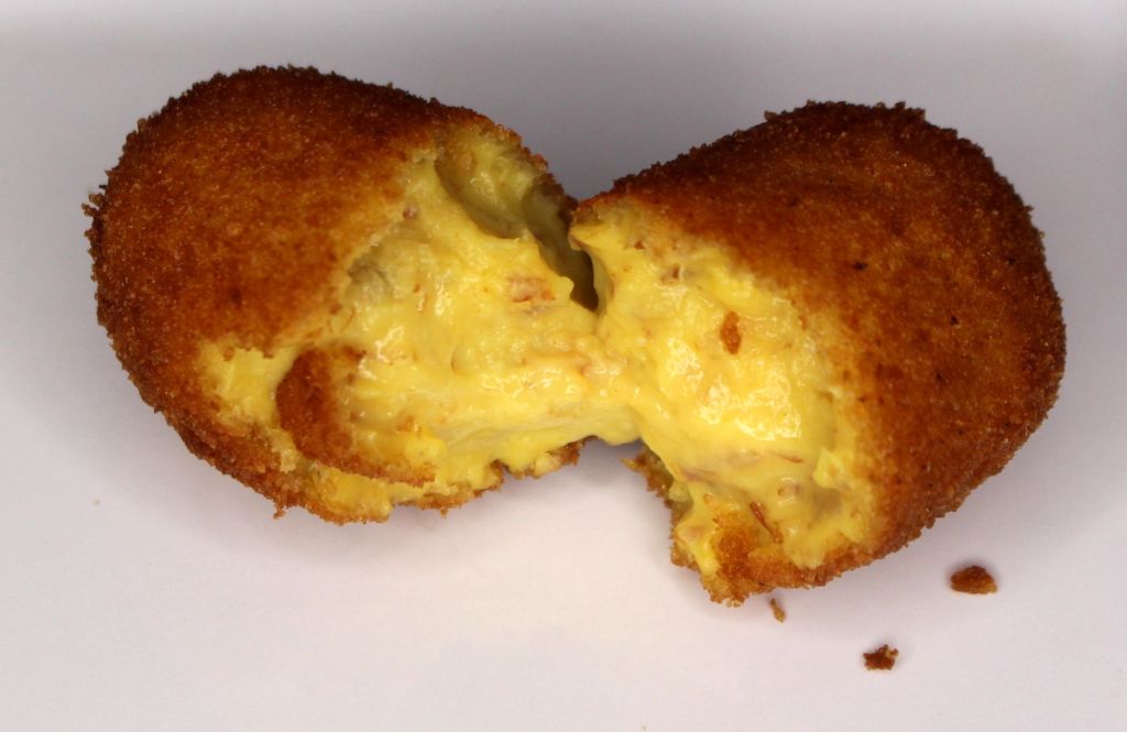 Croquetas de jamón ibérico y azafrán