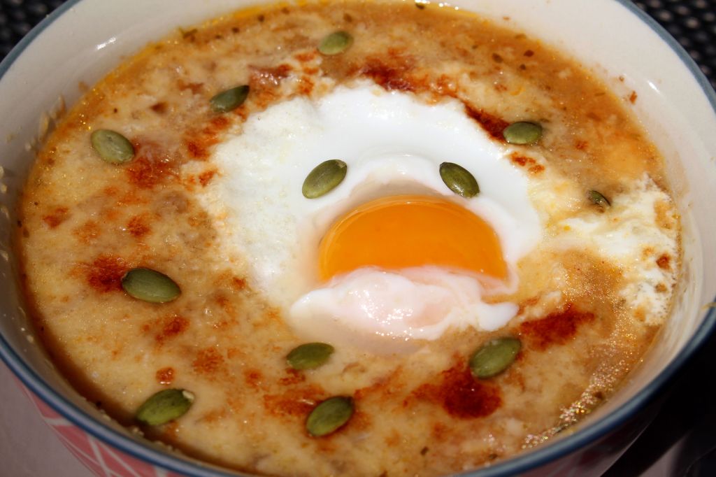 Sopa de ajos, cebolla y tomate