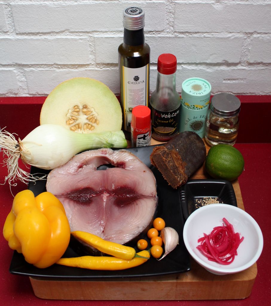 Ensalada de bonito, melón, wakame y emulsión de ají amarillo