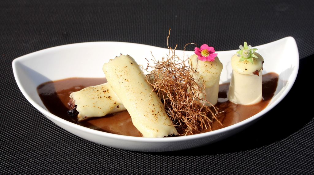 Canelones de rabo de toro