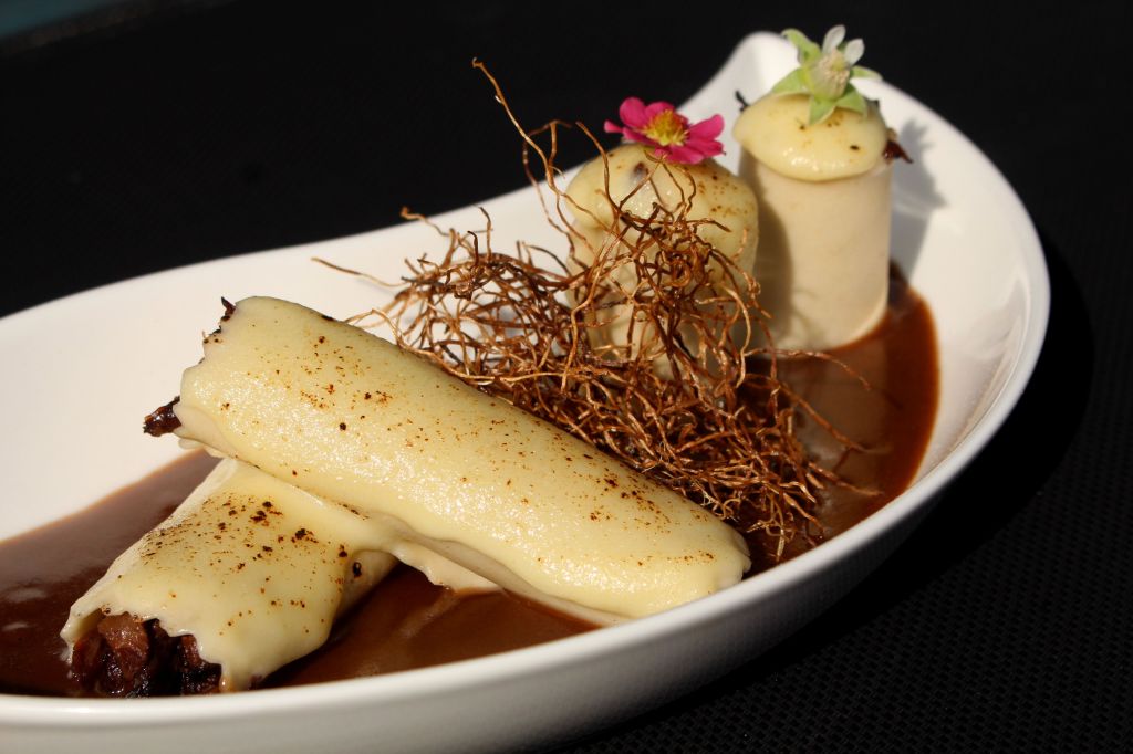 Canelones de rabo de toro