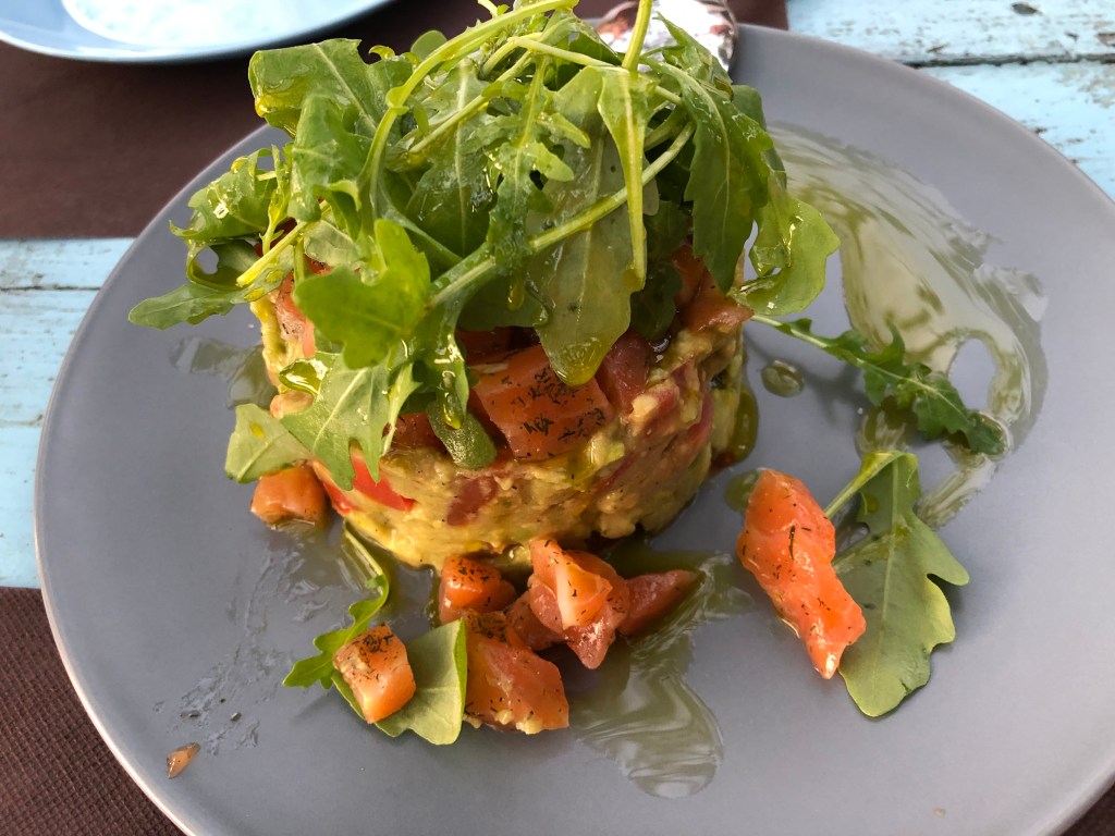Ensalada de salmon y aguacate