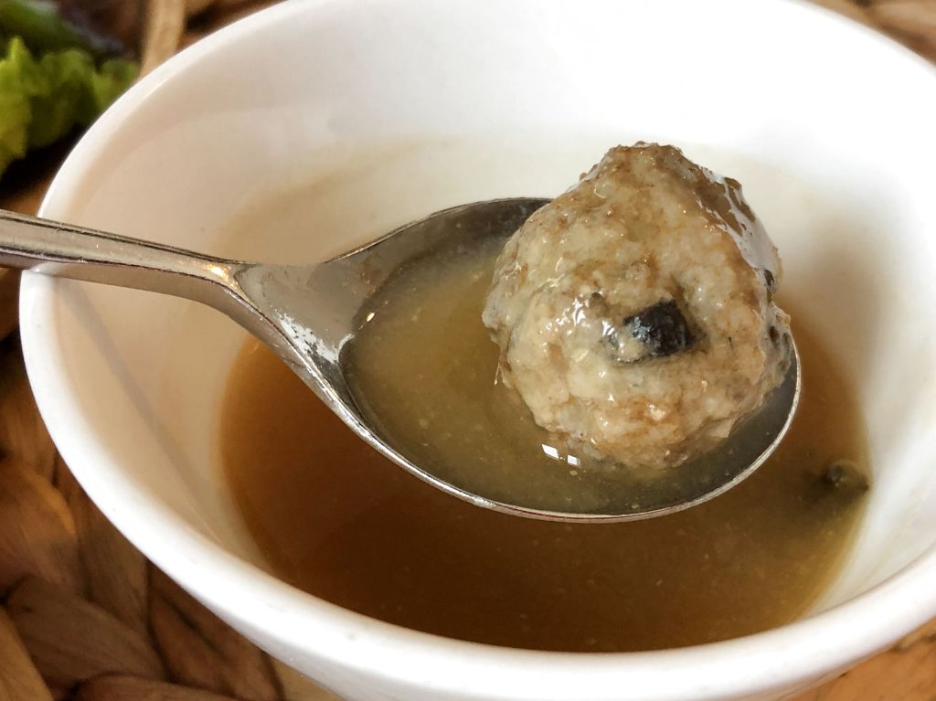 sopa de albóndigas de boquerones