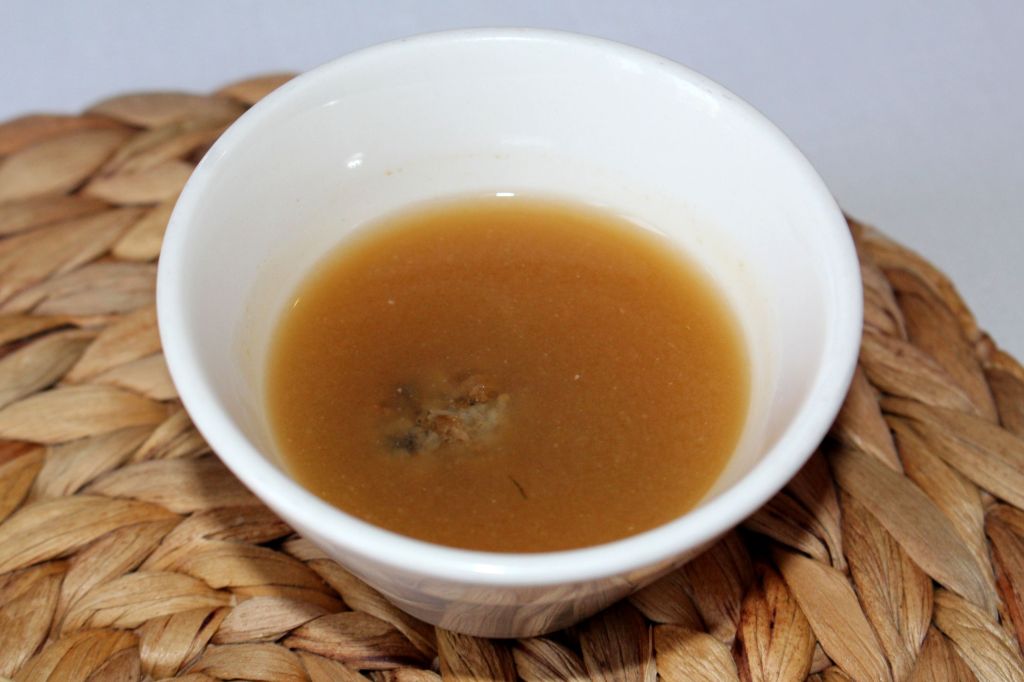 Sopa de albóndigas de boquerones
