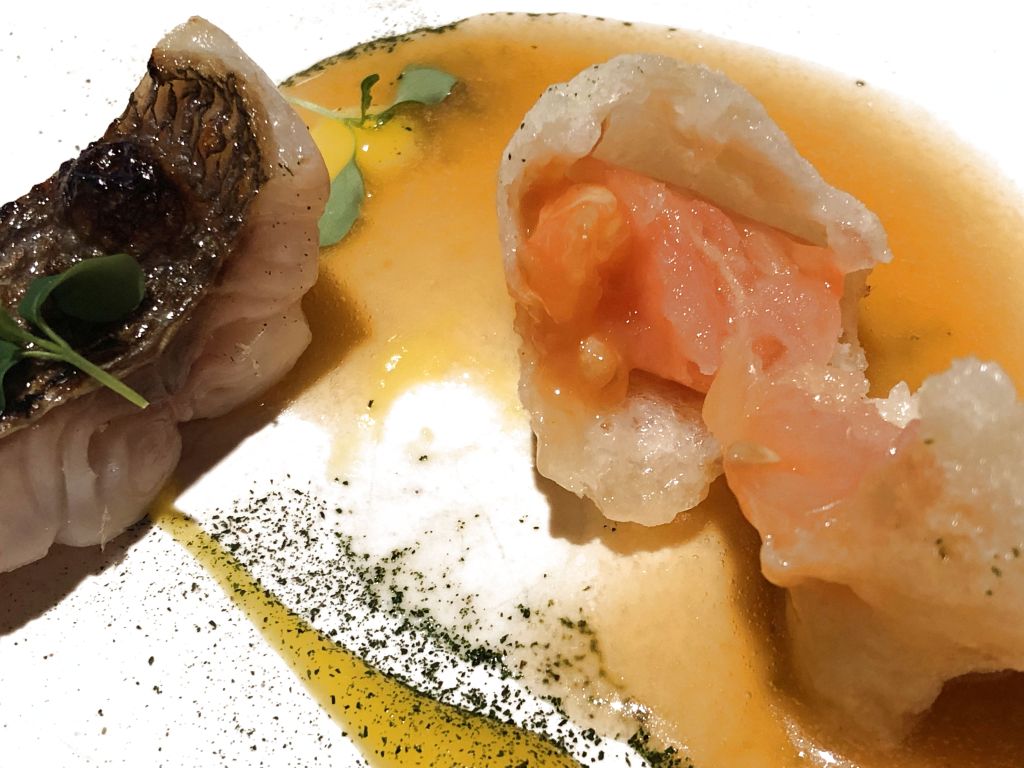 Jugo de roteña y besugo a la brasa