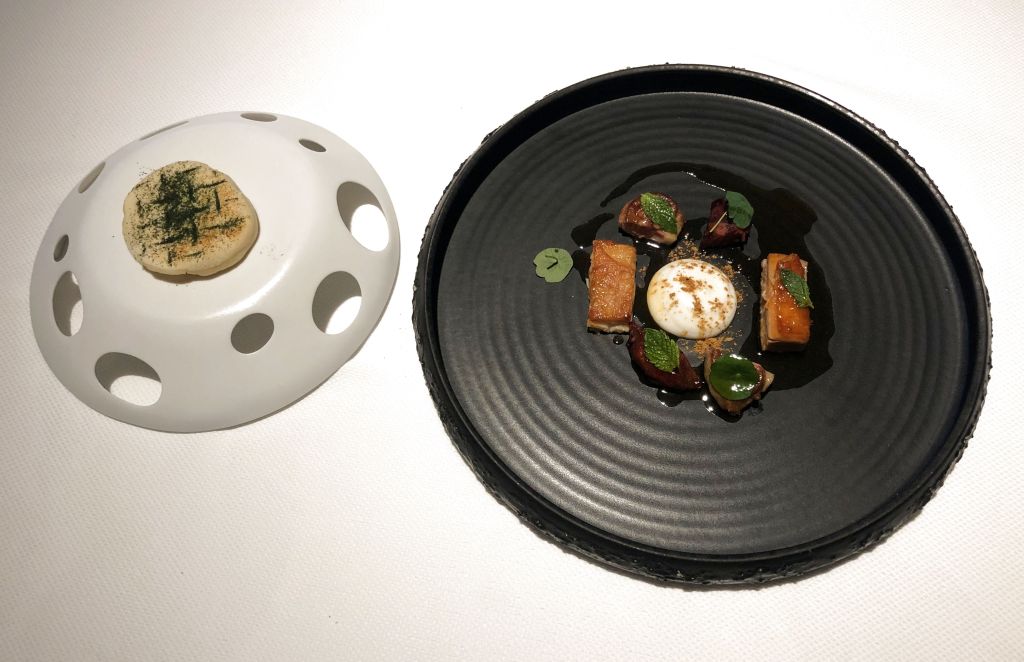 Chivo y yogur especiado