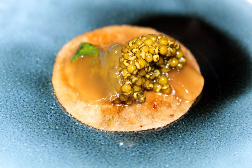 Caviar, puchero y lengua