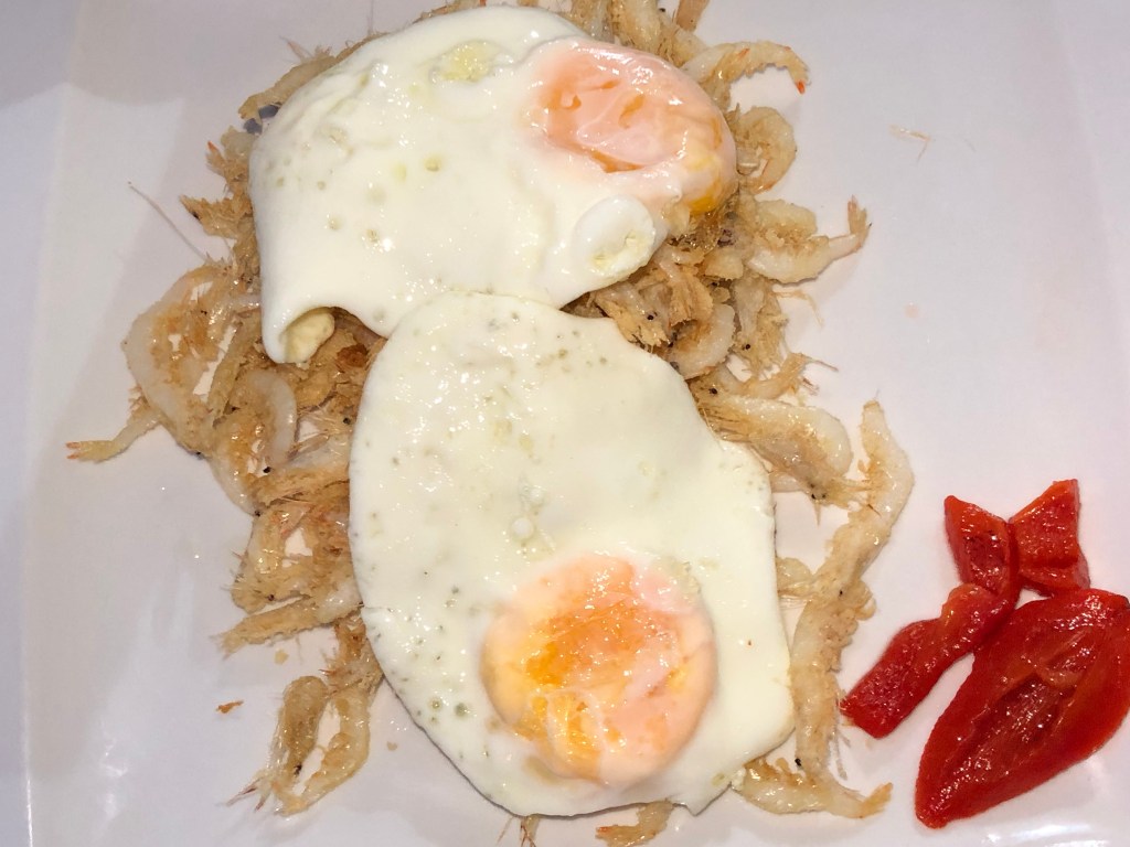 Gamba cristal con huevos