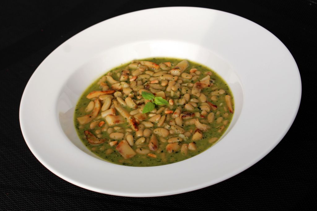 Verdinas con Sepia y Pesto