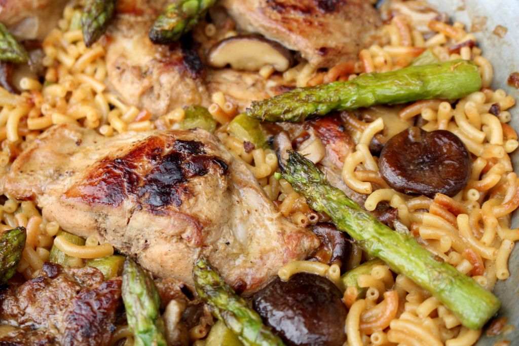 Fideuá de conejo a la mostaza y romero