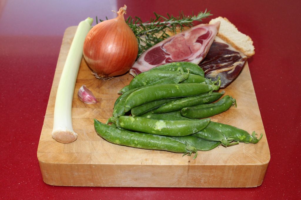 Guisantes con Jamón y Caldo de Romero