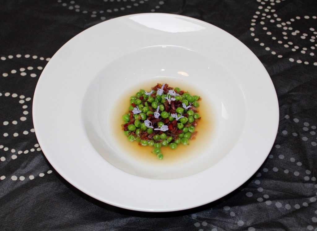 Guisantes con Jamón y Caldo de Romero