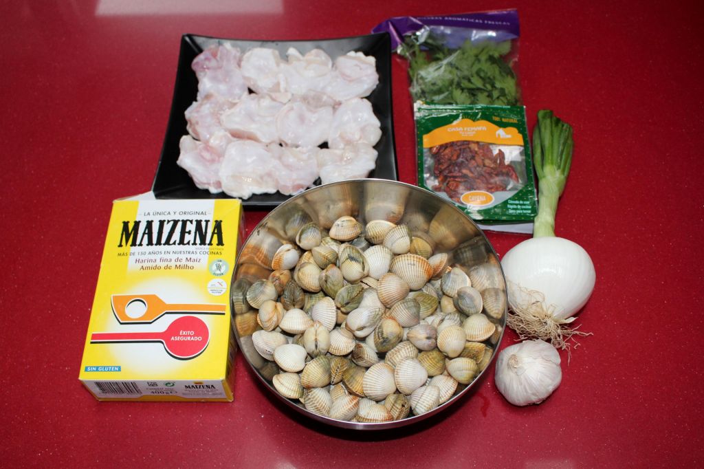 Cocochas de Bacalao con Berberechos en Salsa Verde